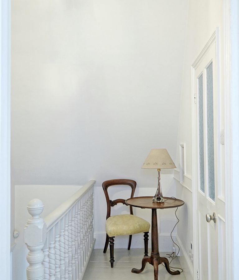 Coolhurst N8 - small landing - london houses - shootfactory location