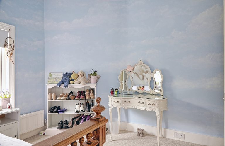 Coolhurst N8 - small dressing table - london houses - shootfactory location