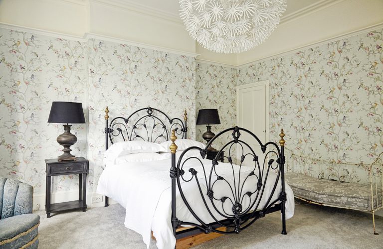 Coolhurst N8 - black iron bedframe - london houses - shootfactory location