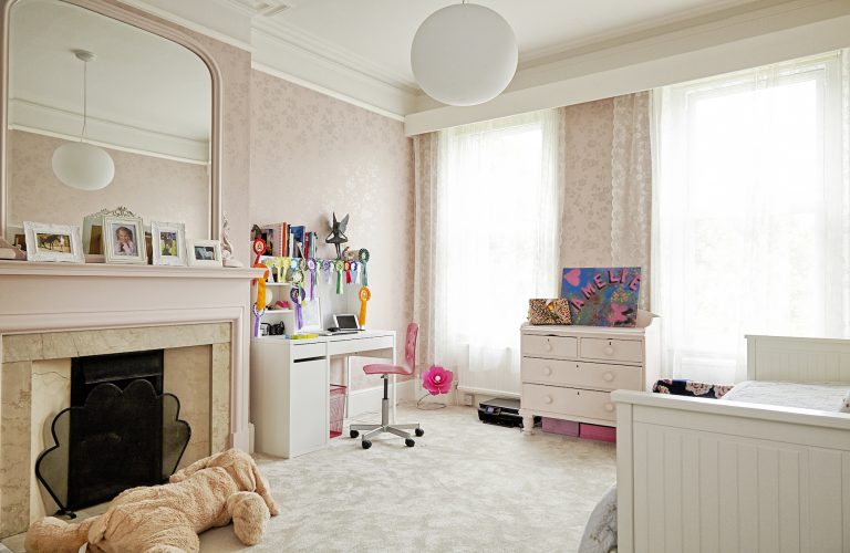 Coolhurst N8 - carpeted floor - london houses - shootfactory location