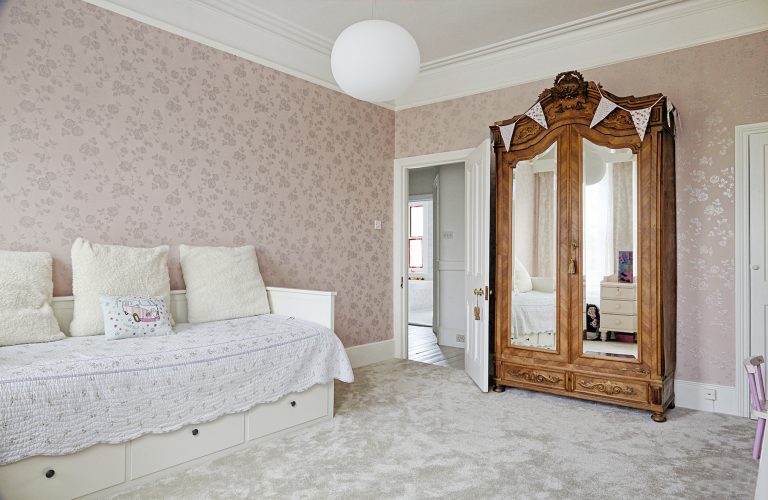 Coolhurst N8 - antique wardrobe - london houses - shootfactory location