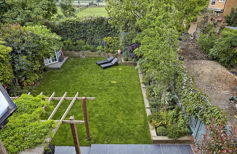 Coolhurst N8 - view down to garden from roof terrace - london houses - shootfactory location