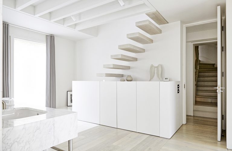 Coolhurst N8 - floating staircase - london houses - shootfactory location