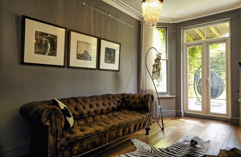 Coolhurst N8 - brown leather chesterfield - london houses - shootfactory location