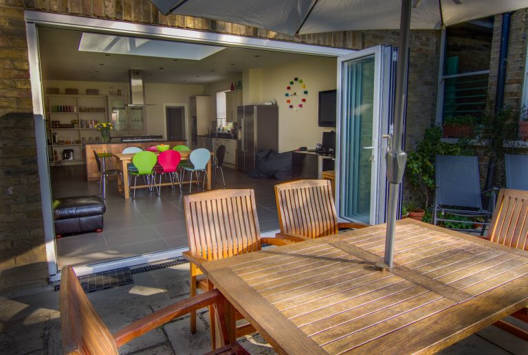 Esher KT10 - bi-fold doors - london houses - shootfactory location