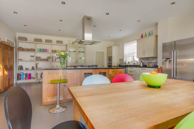 Esher KT10 - lime green fruit bowl - london houses - shootfactory location