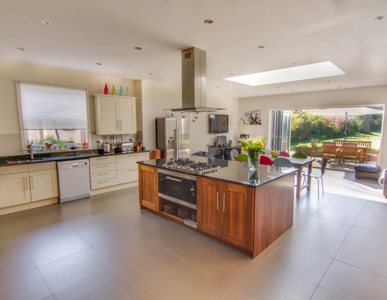 Esher KT10 - large kitchen island - london houses - shootfactory location