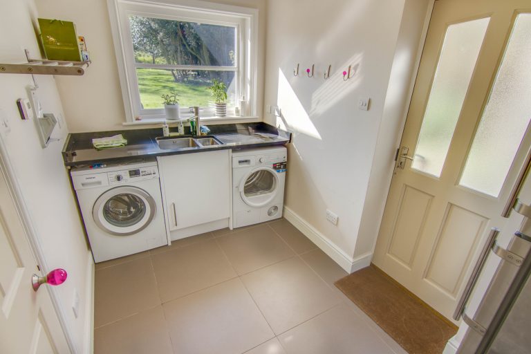 Esher KT10 - utility room - london houses - shootfactory location