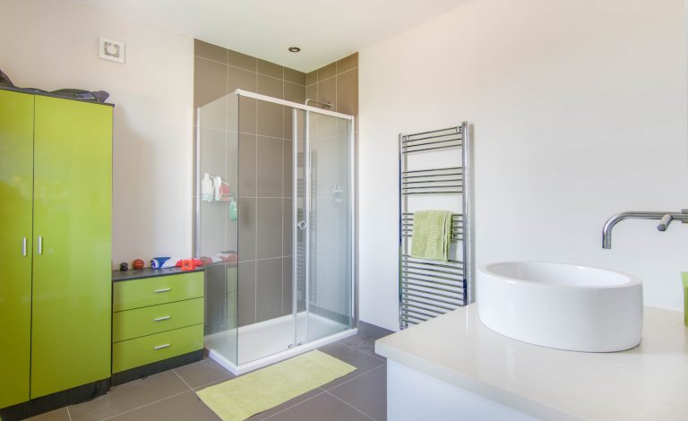 Esher KT10 - shower room - london houses - shootfactory location