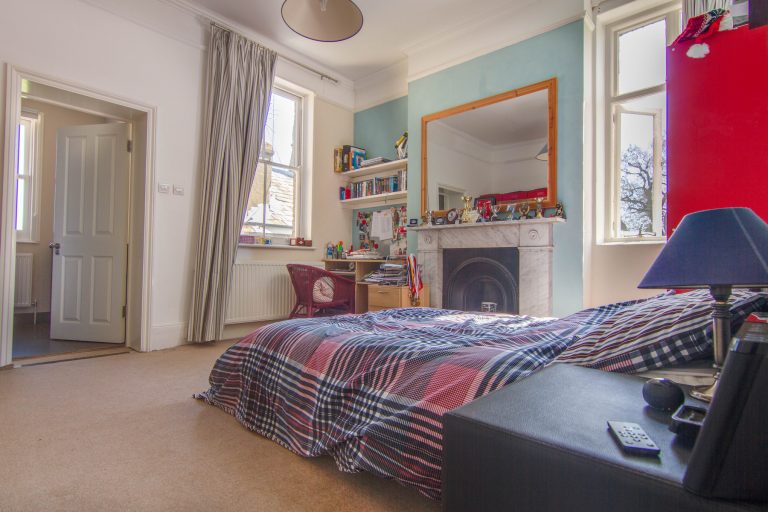 Esher KT10 - patterned bedding - london houses - shootfactory location