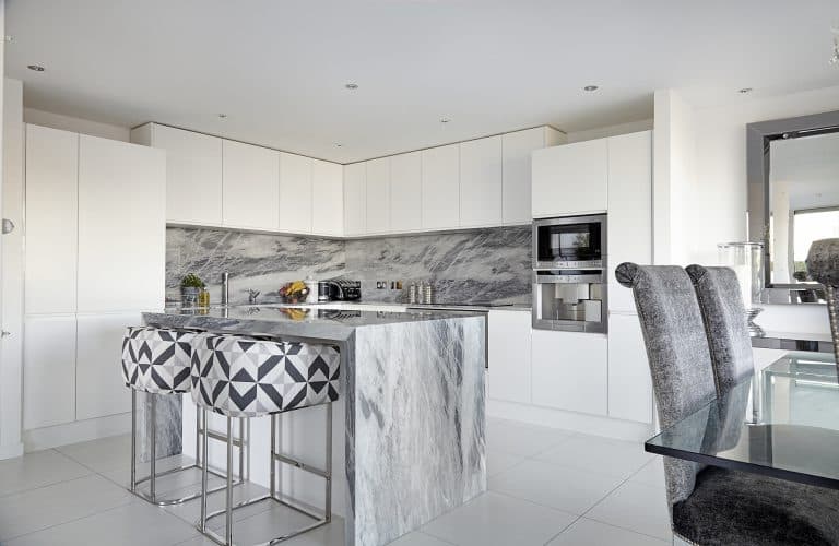 Bladon - London Apartment Kitchen Design - SHOOTFACTORY