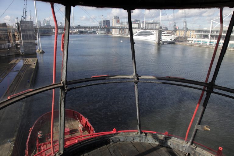 Lightship E16 - view down the river - quirky - shootfactory location