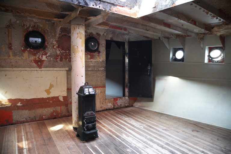 Lightship E16 - burner - quirky - shootfactory location