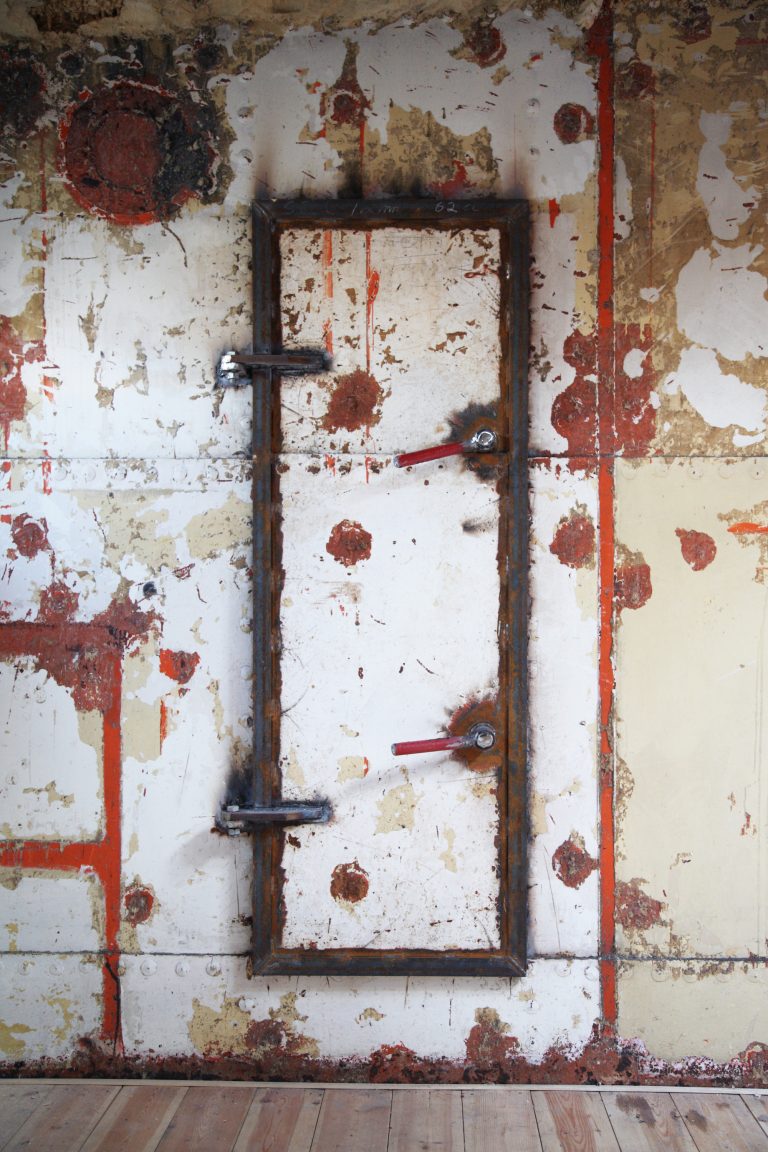 Lightship E16 - rusted door - quirky - shootfactory location