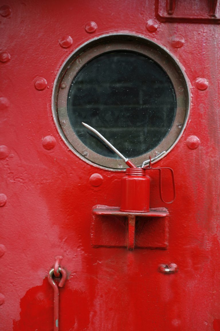 Lightship E16 - circular window - quirky - shootfactory location
