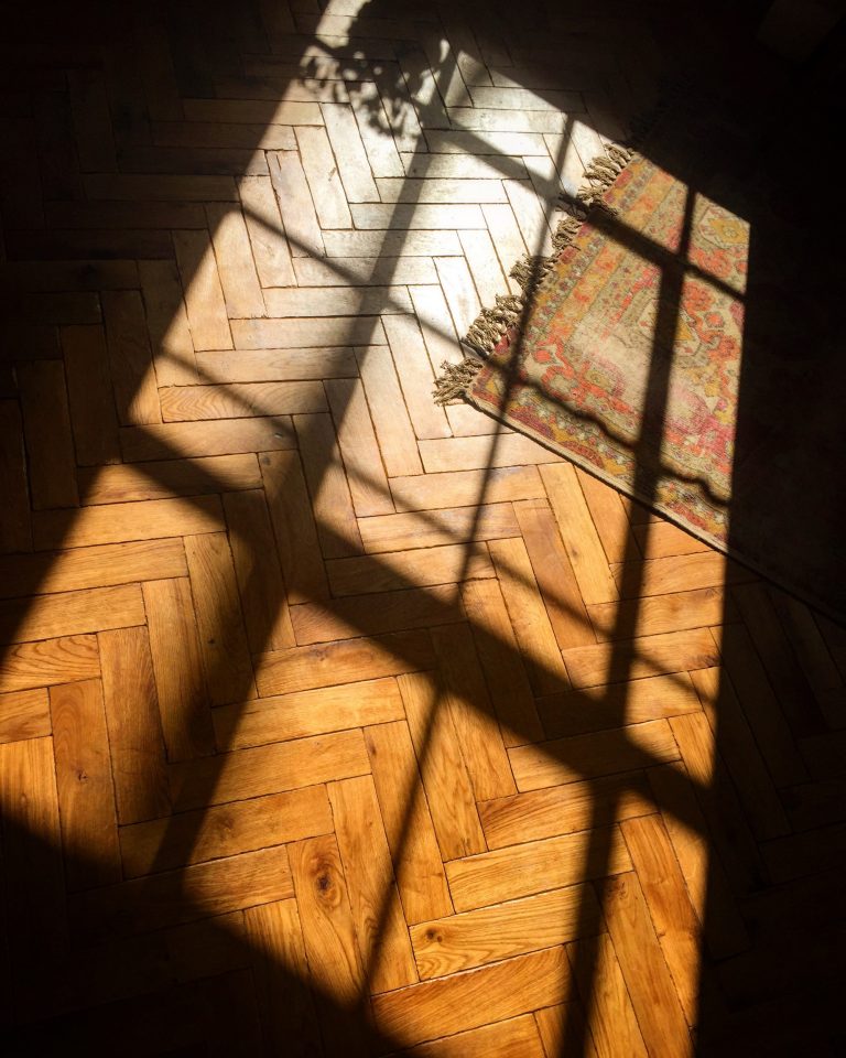 Tucker SW20 - parquet floor - photographic studios - shootfactory location