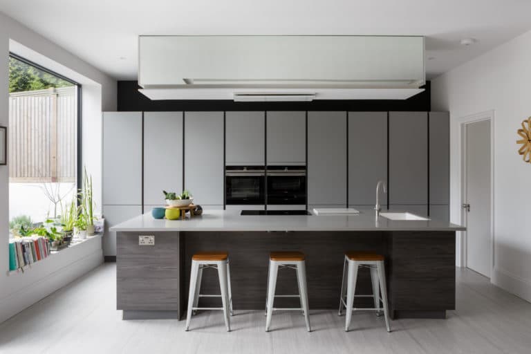 Warren - London Apartment Kitchen Design - SHOOTFACTORY