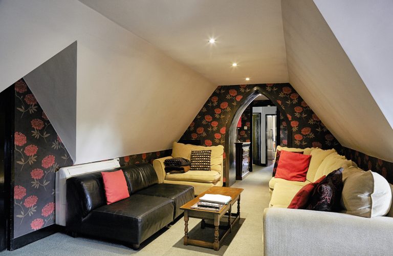 Cedar KT2 - beige sofas - london houses - shootfactory location