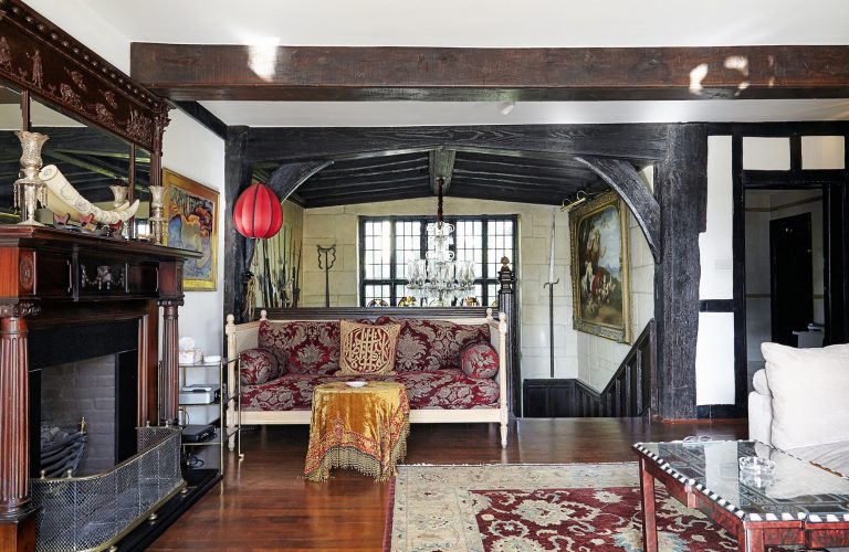 Cedar KT2 - dark beams - london houses - shootfactory location