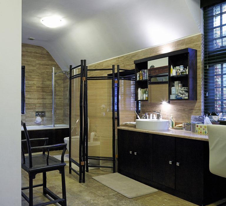 Cedar KT2 - en-suite bathroom - london houses - shootfactory location