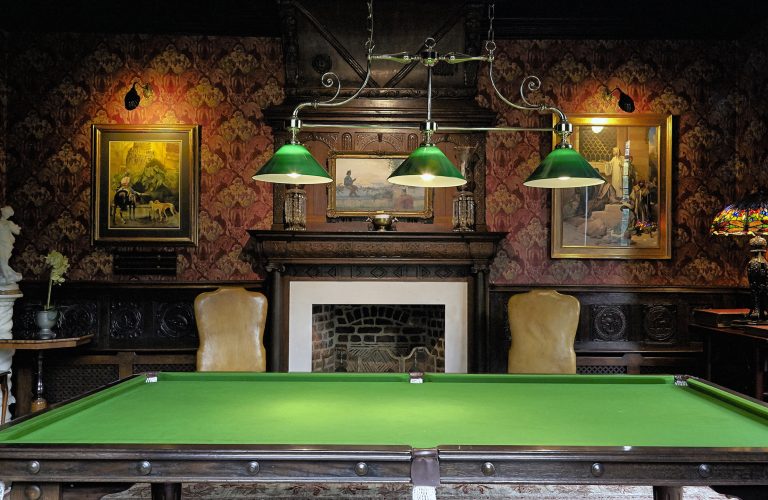 Cedar KT2 - fireplace beyond snooker table - london houses - shootfactory location