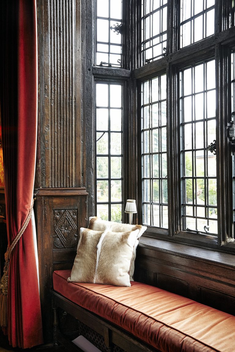 Cedar KT2 - original windows - london houses - shootfactory location