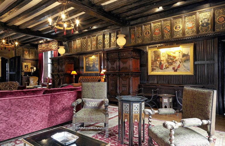 Cedar KT2 - antique furniture - london houses - shootfactory location