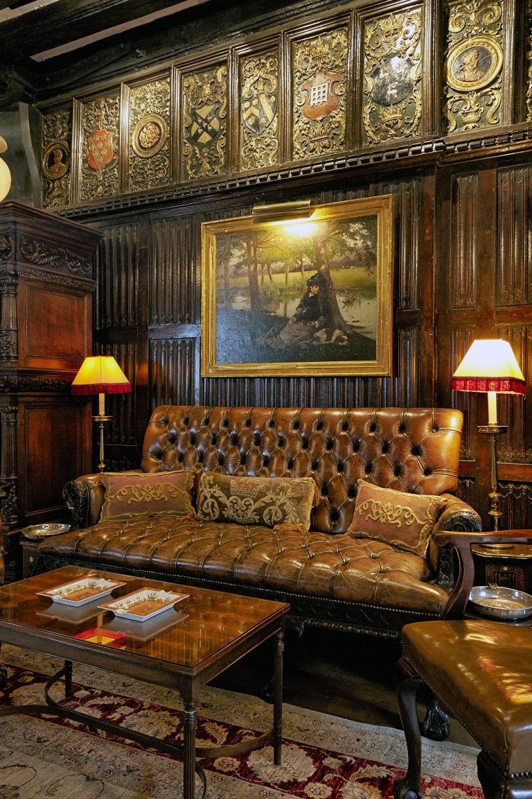 Cedar KT2 - tan chesterfield - london houses - shootfactory location