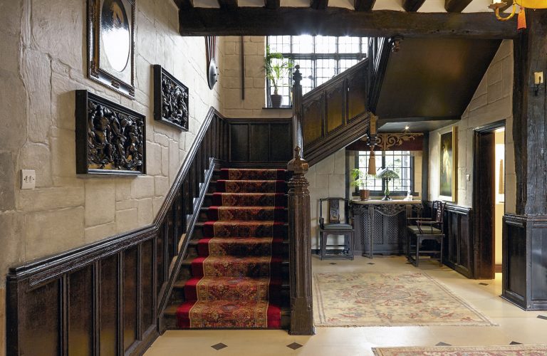 Cedar KT2 - grand staircase - london houses - shootfactory location