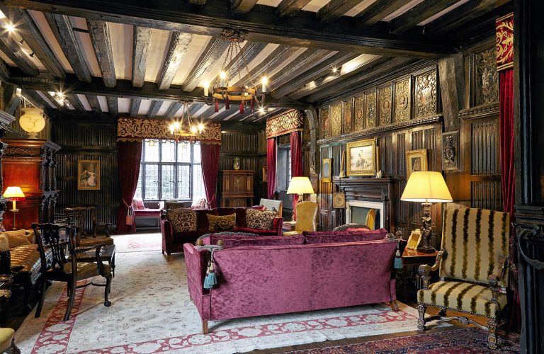 Cedar KT2 - beamed ceiling - london houses - shootfactory location