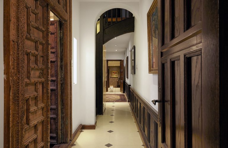 Cedar KT2 - corridor - london houses - shootfactory location