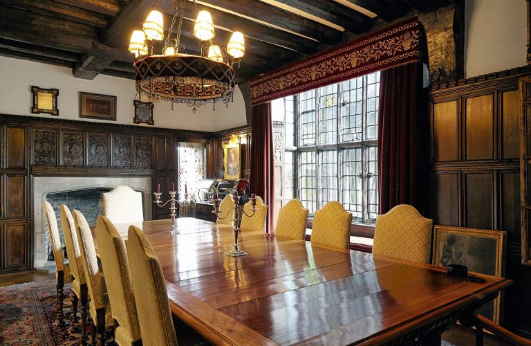 Cedar KT2 - formal dining - london houses - shootfactory location