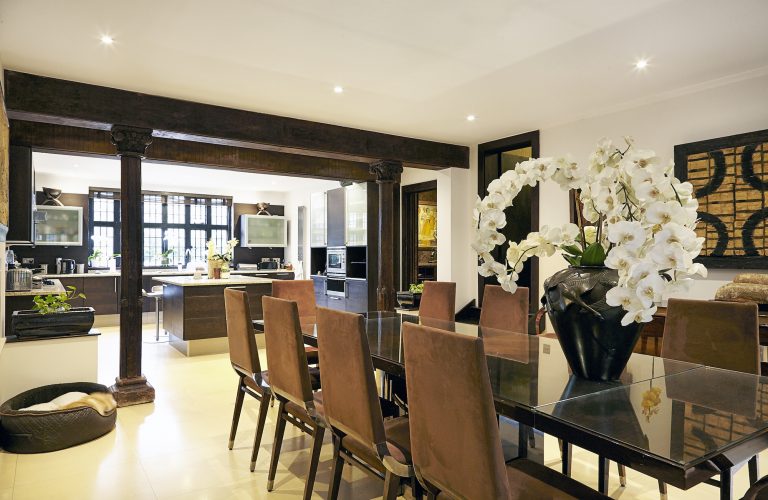 Cedar KT2 - dining table - london houses - shootfactory location