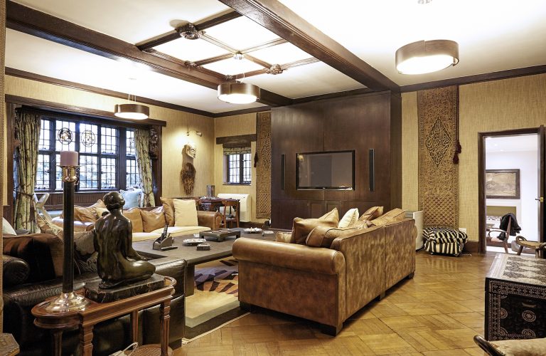 Cedar KT2 - large family room - london houses - shootfactory location