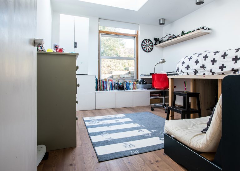 Berkhamsted HP4 - guest bedroom with sofa bed - other uk houses - shootfactory location