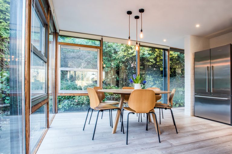 Berkhamsted HP4 - dining space surrounded by floor to ceiling windows - other uk houses - shootfactory location