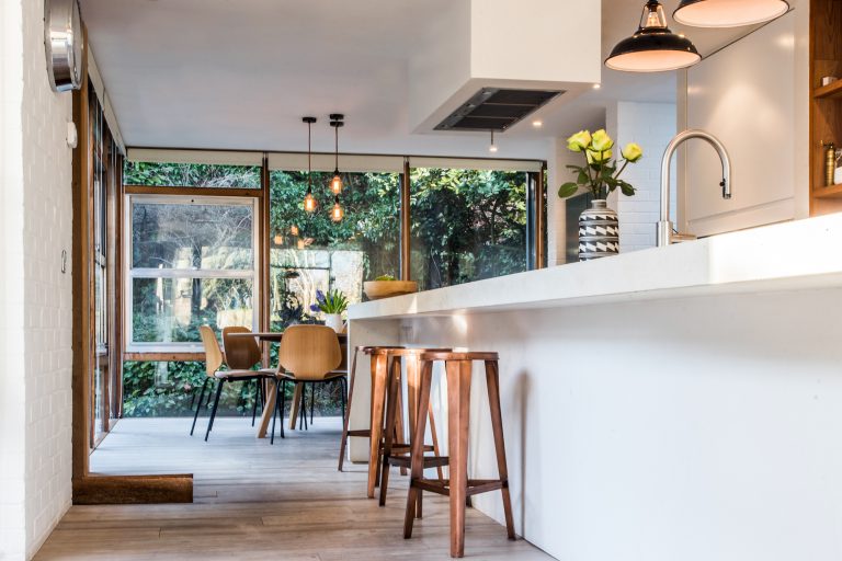 Berkhamsted HP4 - large breakfast bar - other uk houses - shootfactory location