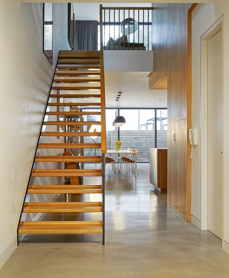 Hurst N6 - oak staircase leading to first floor - london houses - shootfactory location
