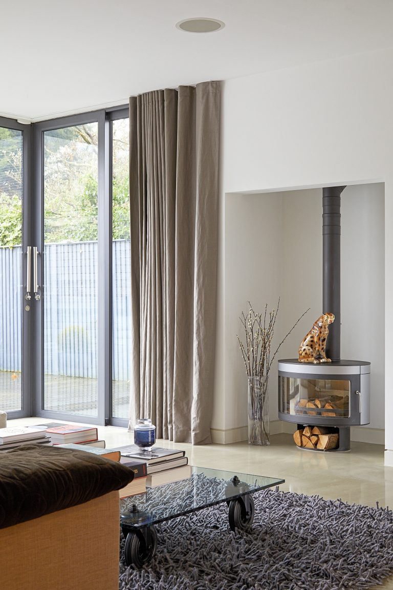 Hurst N6 - log burner with chimney - london houses - shootfactory location
