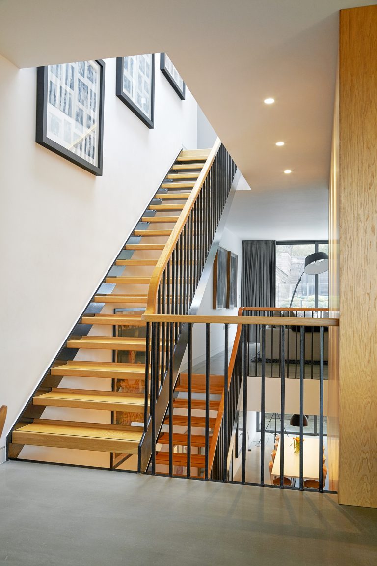 Hurst N6 - oak stairs - london houses - shootfactory location