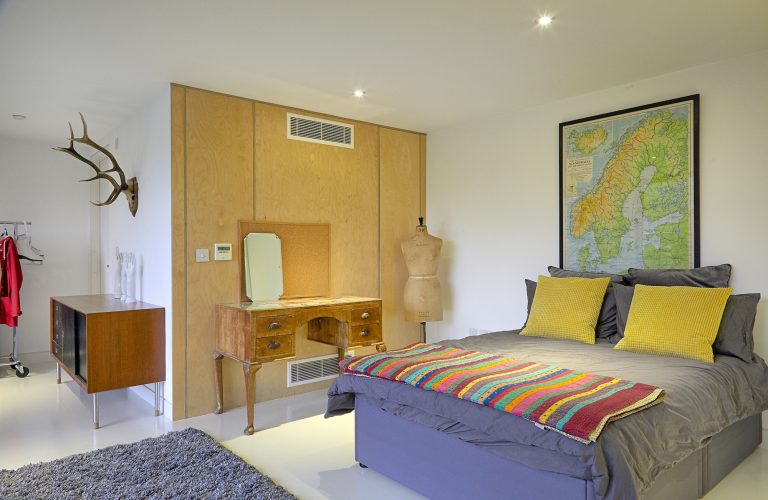 Hurst N6 - separate green room - london houses - shootfactory location