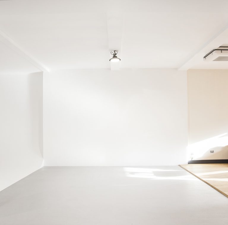 Lemon Studio One SE26 - white painted wall - photographic studios - shootfactory location