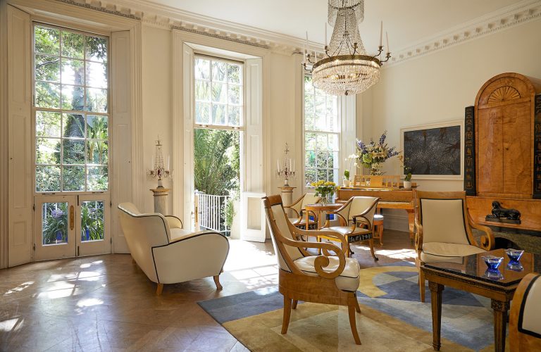 Opulent living spaces with an Art Deco feel / PENYWERN LONDON, SW5 / Shootfactory Location House