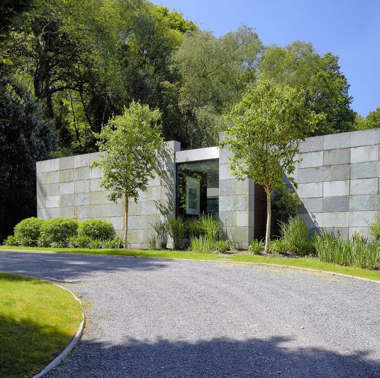 A contemporary style single storey house - GARDENERS FARNHAM, GU10- Other UK House Location House