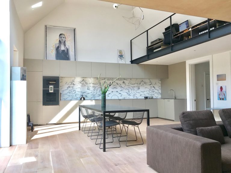 A large light filled double height living space /PRIMROSE LONDON, NW1 - Location House - SHOOTFACTORY