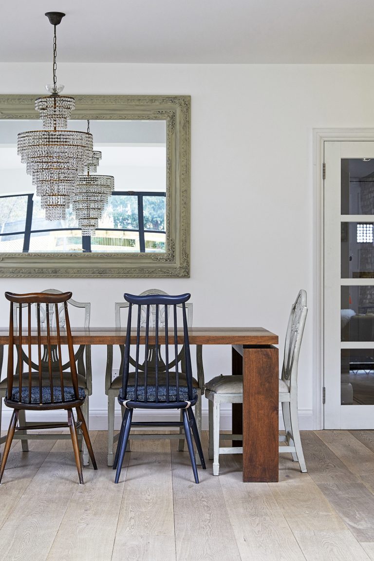 Dining table and chairs /SOUTHFIELD LONDON, SW18 - Location House - SHOOTFACTORY