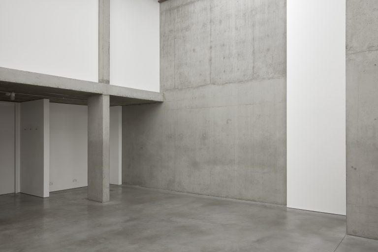 Purpose built photographic studio with polished concrete - SHOOTFACTORY