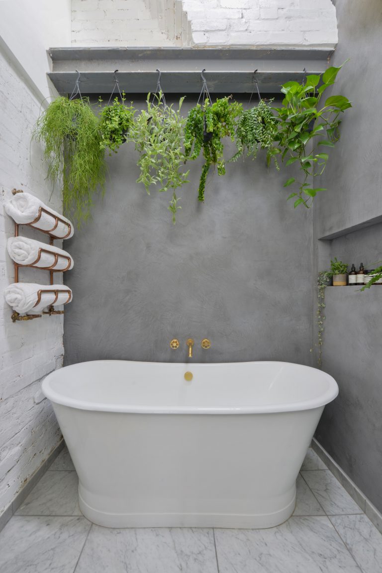 Bathroom is finished with concrete polished plaster walls /THE COTTAGE LONDON, N1 / Location House - SHOOTFACTORY