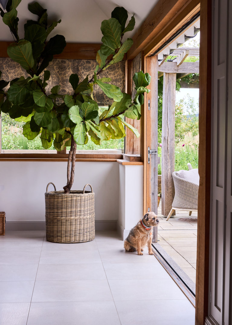 THE FARMHOUSE, EAST SUSSEX, TN20 - SHOOTFACTORY - OTHER UK HOUSES
