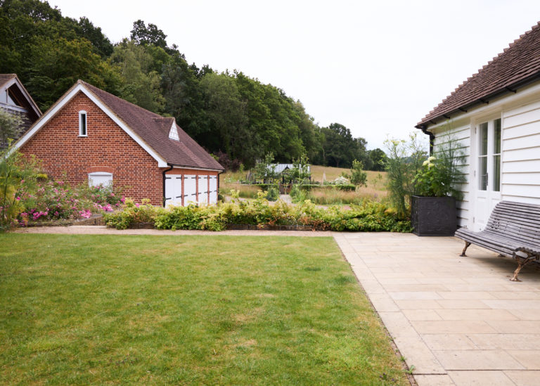 THE FARMHOUSE, EAST SUSSEX, TN20 - SHOOTFACTORY - OTHER UK HOUSES